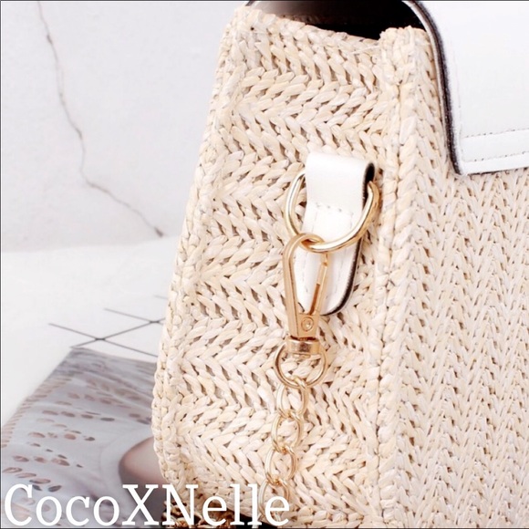 Mini Straw Crossbody! - Picture 6 of 7
